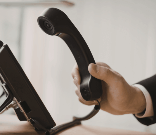 Wie smarte KI-Assistenten Arztpraxen entlasten Wie smarte KI-Assistenten Arztpraxen entlasten